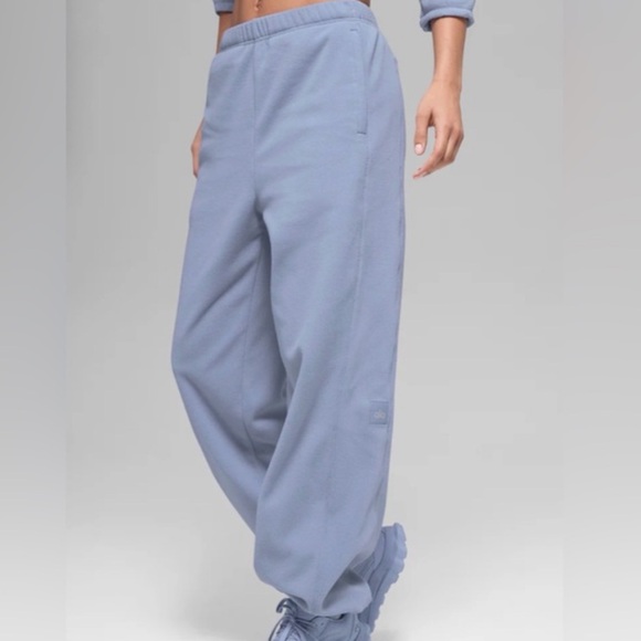 ALO Yoga Pants - NEW Alo Polar Fleece High Waist Retreat Jogger in Winter Frost Size Large